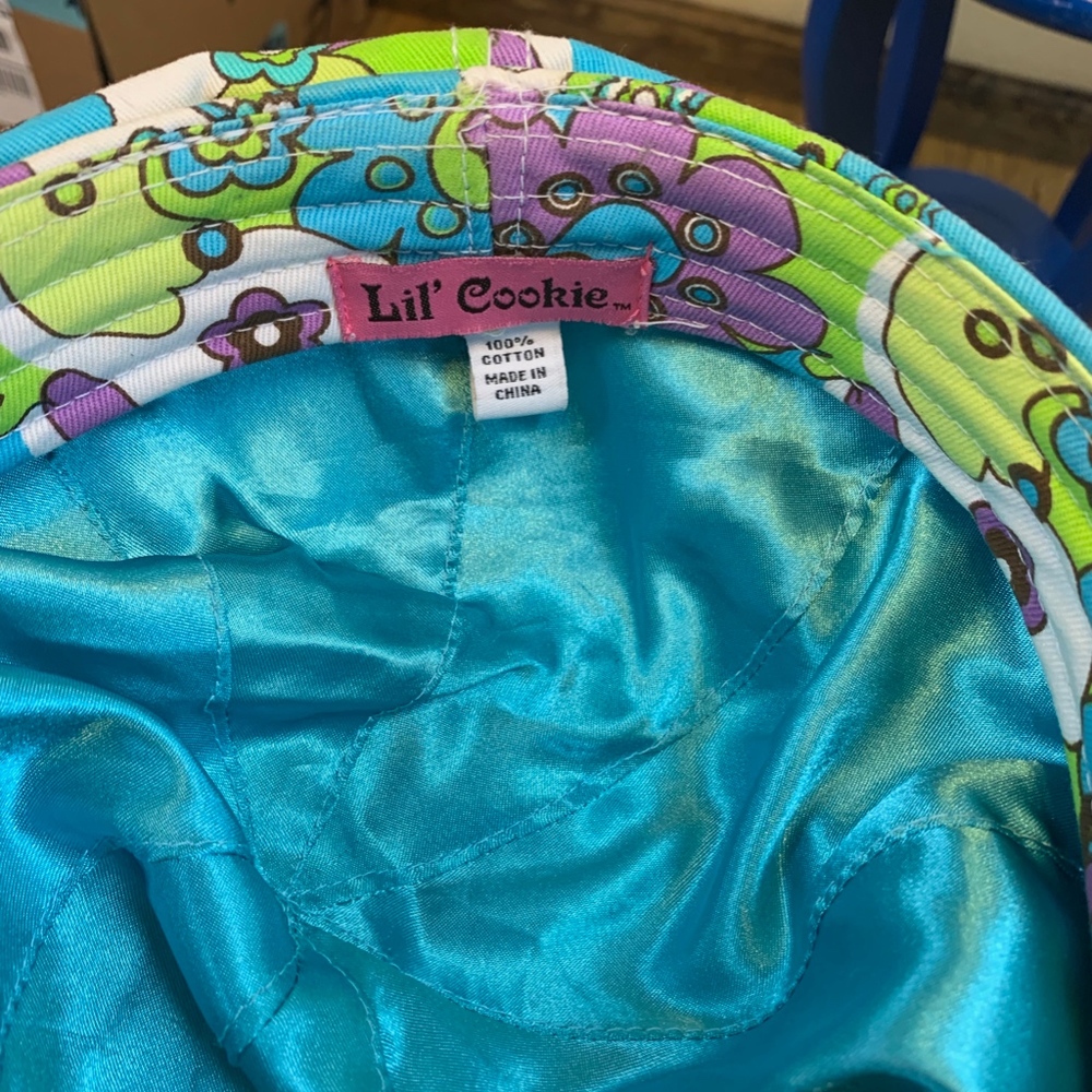 Girl's cap - Picture 2 of 2